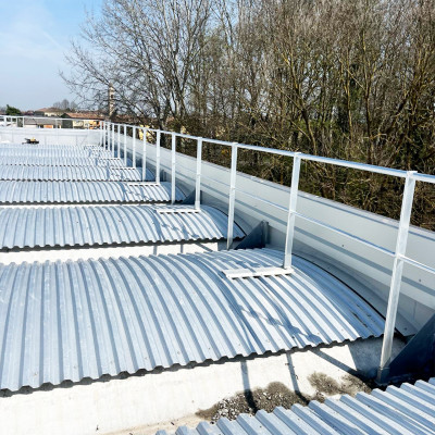 parapetti in copertuta: Guard per tetti con cupolini