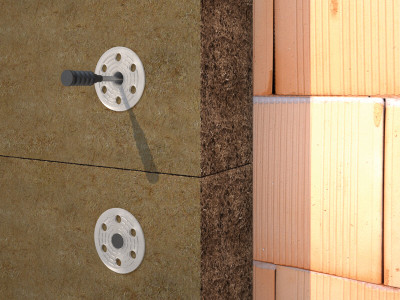 aplicação-bucha-para-fixacao-de-isolante-sobre-alvenaria-isulfix