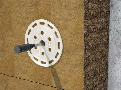 aplicação-bucha-para-fixacao-de-isolante-sobre-alvenaria-isulfix